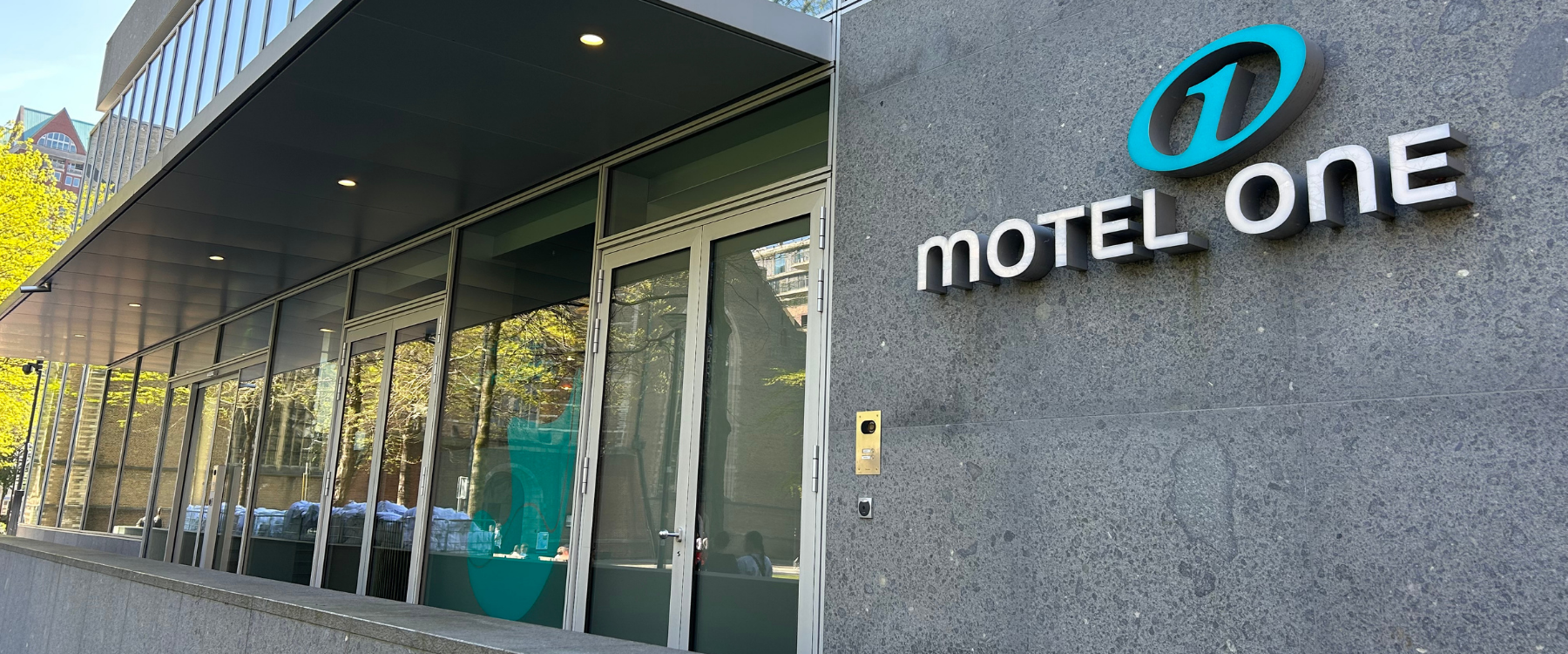 Event slider motel1 1