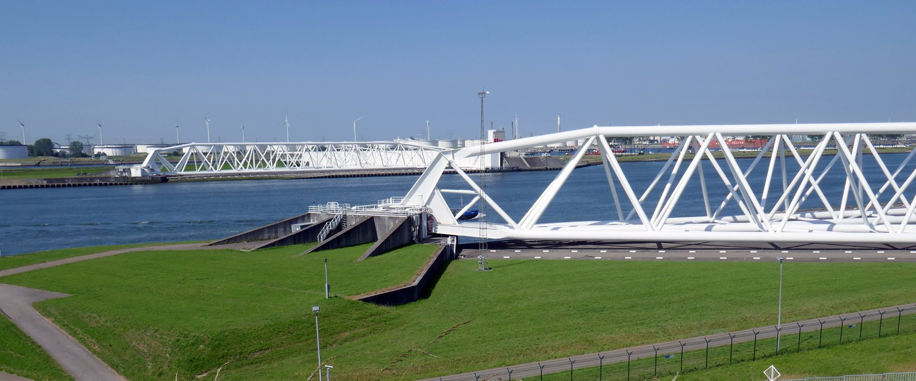 Rotterdam Maaslantkering 1.jpg